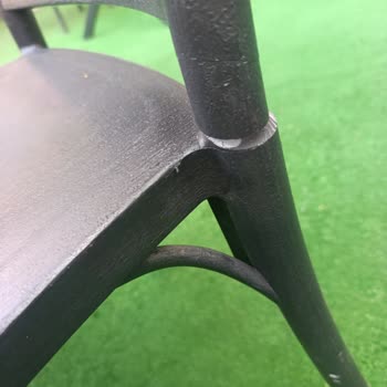 Kırılan Sandalyeler Ve Cevapsız Müşteri Hizmeti