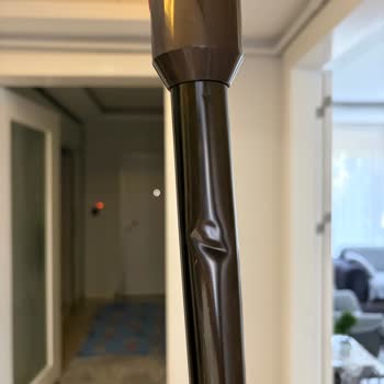 Dyson V12 Metal Borusundaki Boşluk Ve Bükülme