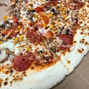 Aşırı Gecikme Ve Çiğ Gelen Pizza İçin Tam İade Talebi