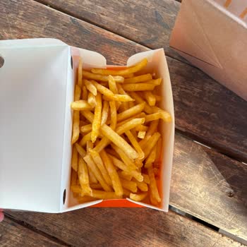 Eksik Hamburger Ve Kaba Personel Tavrı İçin İade Talebi