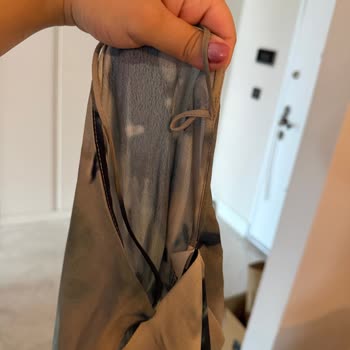 Zara’dan Aldığım Hediye Elbise Askısı Dikili, Müşteri Hizmetleri Çözüm Sunmadı