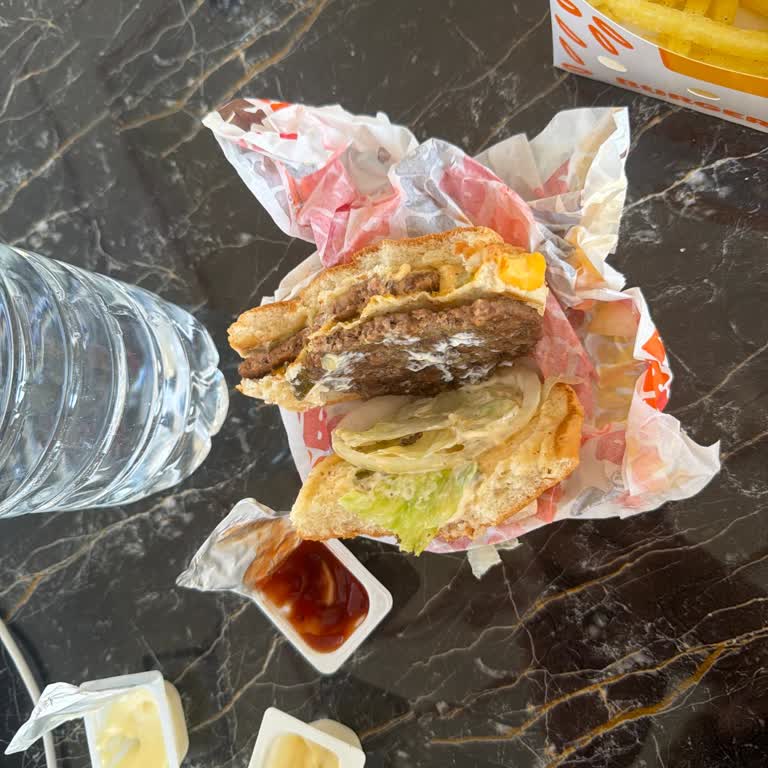 Burger King Ankara Şubesinde Soğuk Ve Eksik Sipariş Şikayeti