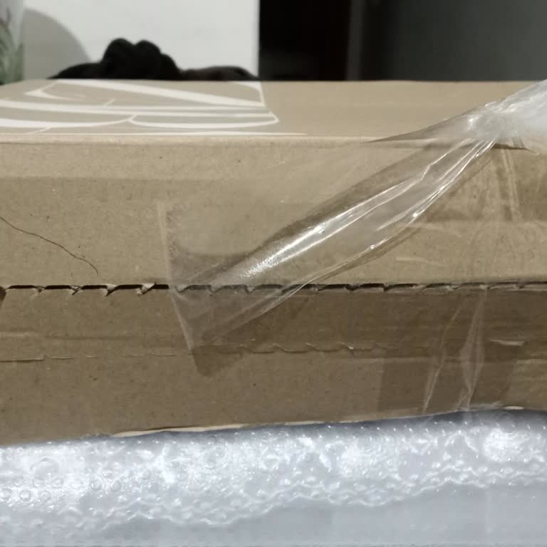 Zara'dan Açılmış Ve Hasarlı Kutu, Eksik Ürün Ve İade Talebi