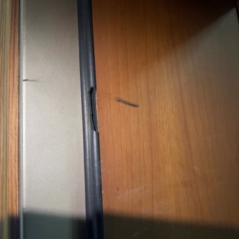 Teslimatta Buzdolabı Ve Kapı Hasarı