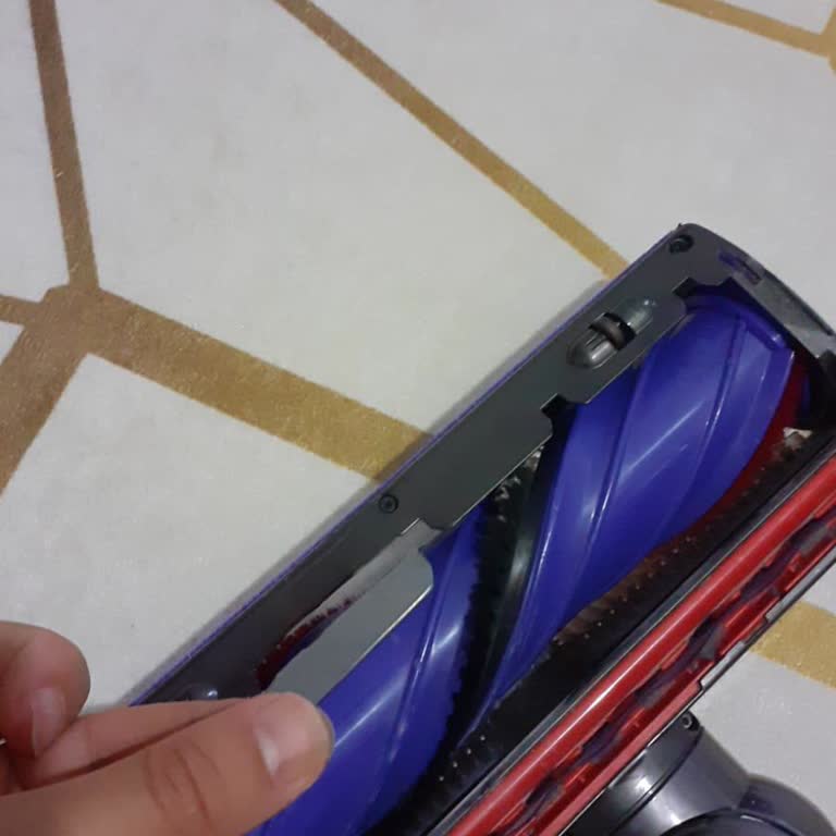 Dyson V12 Halı Başlığı Kırıldı, Garanti Kapsamı Reddi