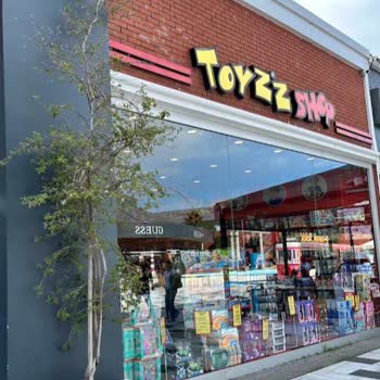Toyzz Shop Mağaza Sorumlusunun Kaba Tutumu Ve Polis Tehdidi Aileyi Mahsur Etti