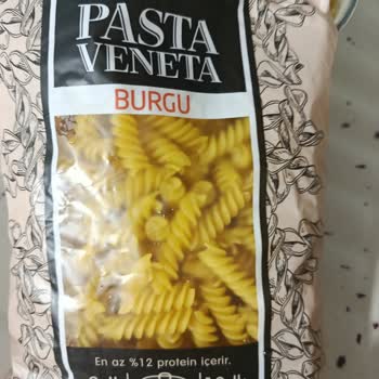 Bim Şubesinden Alınan Burgu Makarna İçinde Beyaz Yapışkan Madde