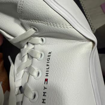 Tommy Hilfiger Ayakkabısının Patlaması Ve Şirketin Kusur Yok İddiası