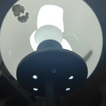 Avizelerde Çalışmayan Işık Ve Kırık Cam Müşteri Hizmetleri Cevap Vermiyor
