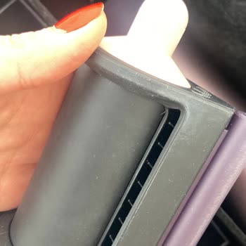 Dyson Airwrap Açma Kapama Tuşunun Kendiliğinden Çıkması Ve Renk Soyulması