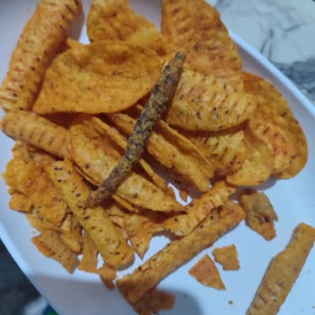 Patos Rolls Cips Paketi İçinde Yabancı Madde