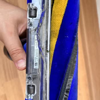 Dyson V15 Başlık Keçesi Aşınması İçin Yüksek Ücretli Değişim Teklifi
