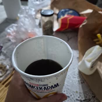 Siparişte Hamburger Yok, Ürünler Soğuk Ve Dökülmüş, İade Talebim Reddedildi