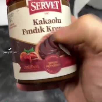 Servet Çikolata İçinden Ne Olduğunu Anlamadığım Küçük Sert Bir Şey Çıktı!