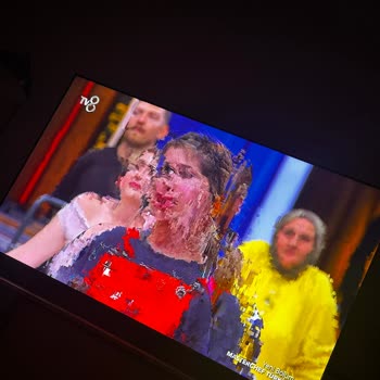 TV8 Yayınında Sürekli Görüntü Ve Ses Donması