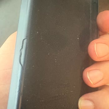 Apple Orijinal Silikon Kılıfta Hızlı Aşınma Ve Soyulma