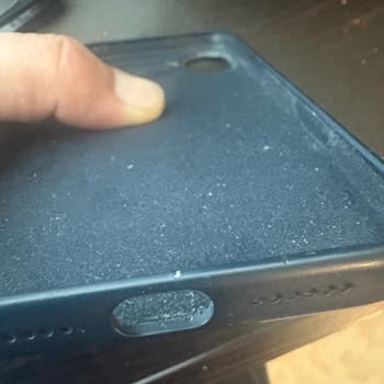 Apple Orijinal Silikon Kılıfta Hızlı Aşınma Ve Soyulma