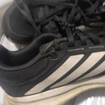 Kısa Sürede Deforme Olan Adidas Ayakkabıda Üretim Hatası İddiası Ve İade Reddi