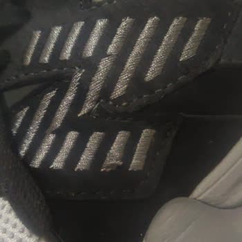New Balance Ayakkabısında Dikiş Sorunu: İade Veya Değişim Talebi