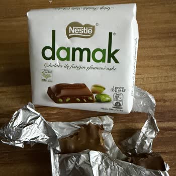 Raflarda Satılan Son Kullanma Tarihi Geçmiş Çikolata