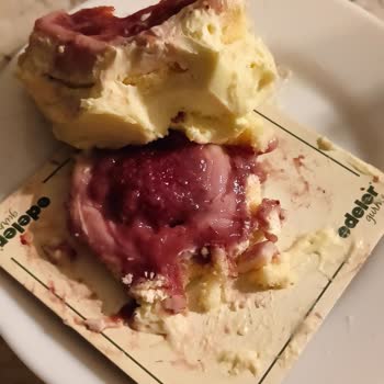 Serdivan Şubesinde Çürük Meyve Pastası Çocukları Riske Attı