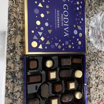 Migros’ta Satın Alınan Godiva Çikolata Kutusunun Görünüm Sorunu
