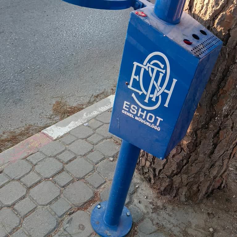 Güneş Durağı Çevresinde Sürekli Kirli Ortam Ve Yetersiz Çöp Kutusu Çözümü Bekleniyor
