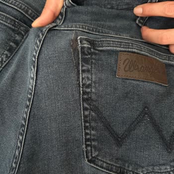 Boyner'den Alınan Wrangler Kot Pantolonunda Yırtık Ve Hepsiburada'nın İlgisiz İnceleme Süreci