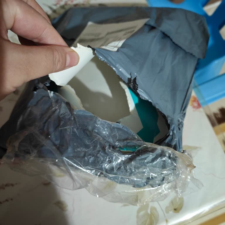Hepsijet Kargoda Tekrarlayan Açılmış Ve Boş Paket Teslimatı Kurye Sorumluluk Reddi