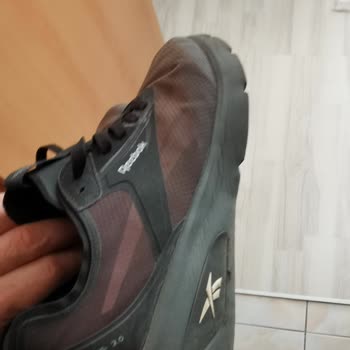 Reebok Ayakkabısında Erken Renk Atması Ve Mağazanın Ürün Hatasını Reddetmesi