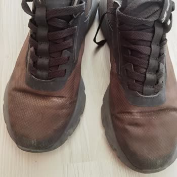Reebok Ayakkabısında Erken Renk Atması Ve Mağazanın Ürün Hatasını Reddetmesi