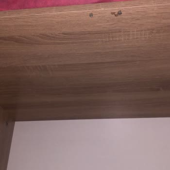 Sıfır Satılan Gardırop Ve Tuvalet Masası Çatlak Ve Kırık Geldi, İade Reddiyle Mağdur
