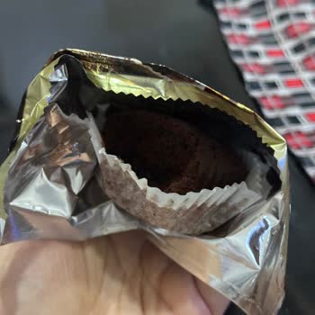 Eti Browni Gold Kekinde Eksik Parça Ve Yırtık Ambalaj Gıda Güvenliği Sorunu