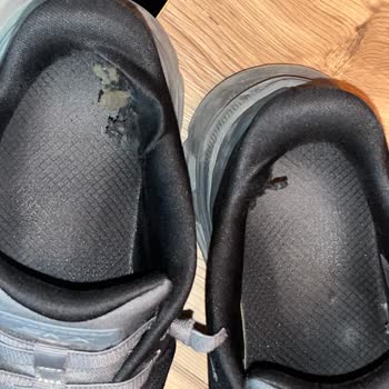 Skechers Ayakkabım İç Astarı Bir Yılda Yırtıldı