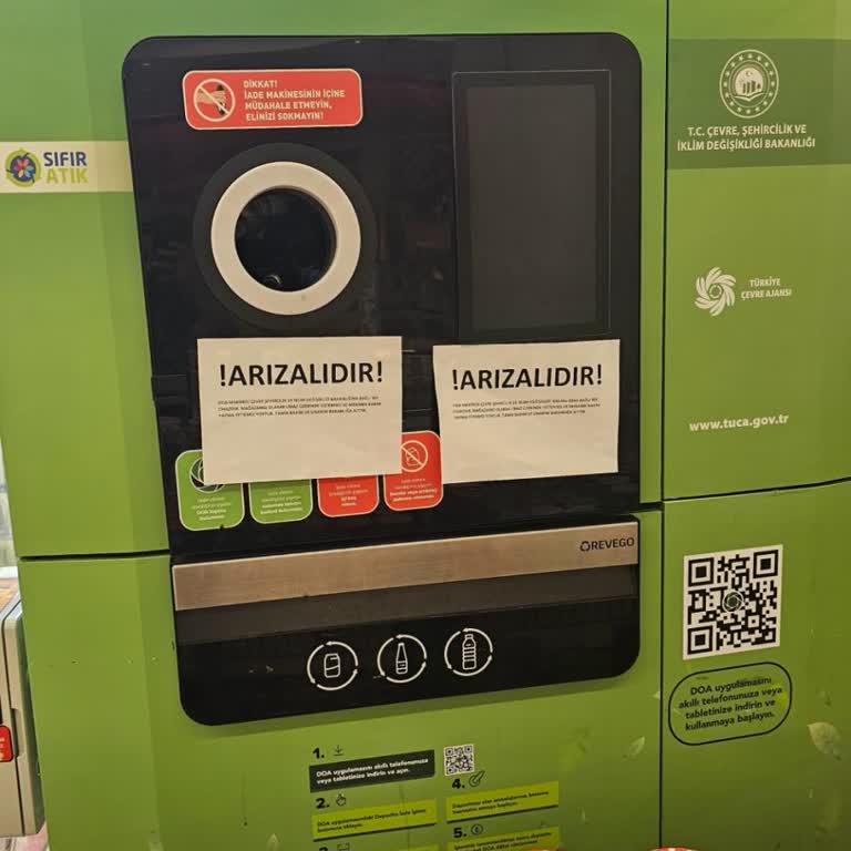 Pirömer Migros’ta Geri Dönüşüm Makinesi Aktif Görünüyor Ama Çalışmıyor