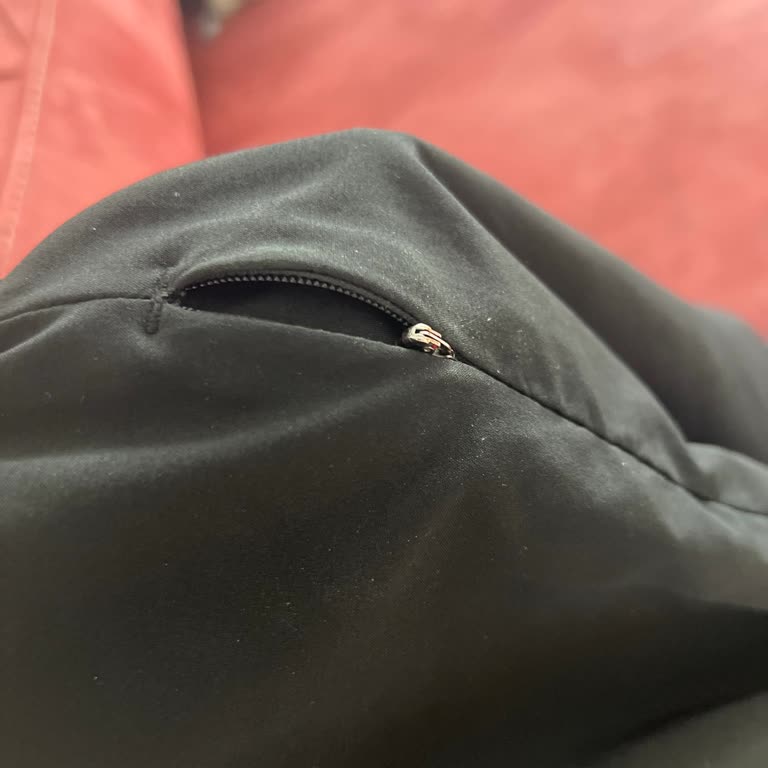 Hummel Pantolon Fermuarı 3 Gün İçinde Koptu, Yüksek Fiyat Ve Düşük Kalite
