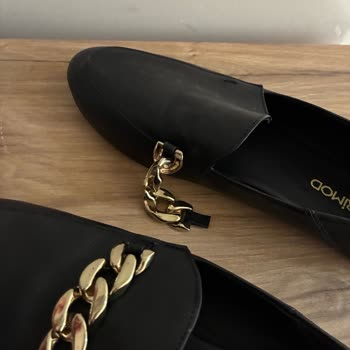Derimod Zincirli Loafer’da Üretim Hatası: Kısa Sürede Kırıldı Ve İade Reddi