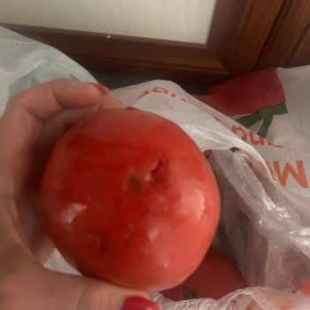 Migros Sanal Markette Çürük Elmalar, Eksik Domates Ve Kırık Yumurtalar Teslim Edildi