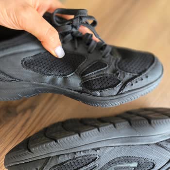 Skechers Ayakkabısının Yüksek Fiyatına Rağmen Kısa Sürede Çatlaması