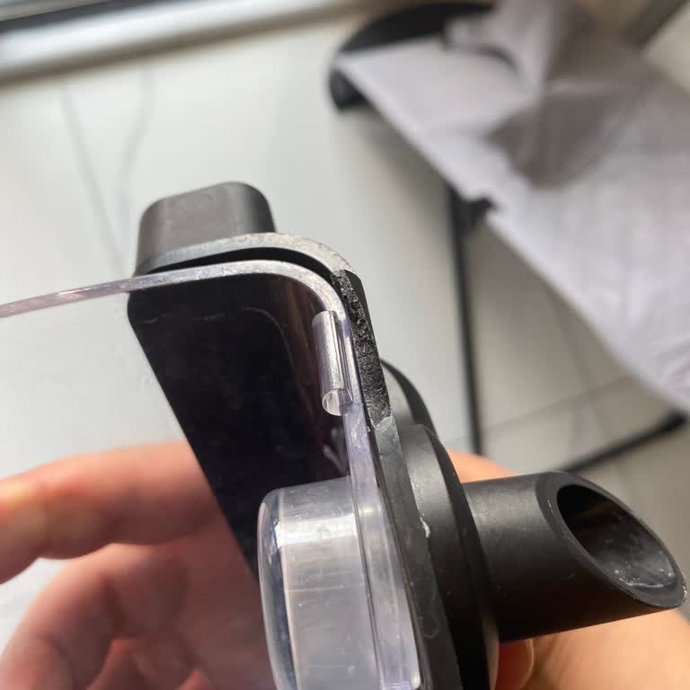 Philips Kahve Makinesinin Kırılan Süt Haznesi Parçası İçin Ücretsiz Değişim Talebi
