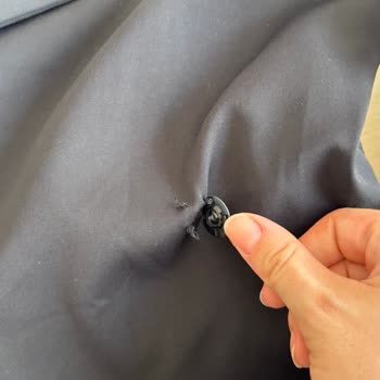 Defolu Ceket Ve Yırtık Poşet Nedeniyle Kargo Şubesinden Teslim Alma Zorunluluğu