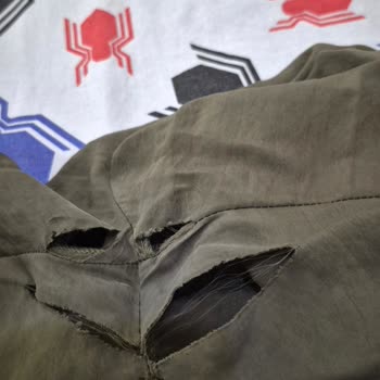 Defolu Kıyafette Hayal Kırıklığı Ve İade Talebi