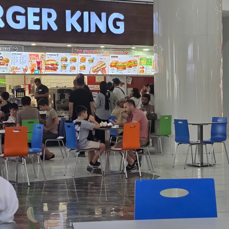 Mardin AVM Burger King Şubesinde Sıra Bozma Ve İlgisizlik