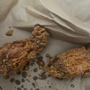 Popeyes’te Yanmış Ve Bayat Tavuklar İçin İade Ve Telafi Talebi