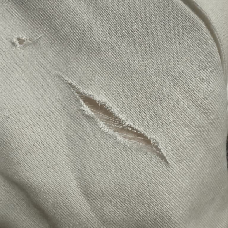 Defolu T-Shirt Tekrar Gönderildi, Çözüm Ve İade Talep Ediliyor
