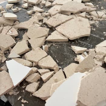 Çatı Sıvası Düşmesi Ve Bitmeyen İnşaat Sorunları