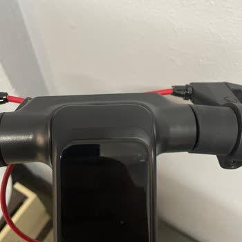 Segway Ninebot F3 Pro’da Ekran Kırıldı, Yetkili Servis Ve Müşteri Desteği Yok