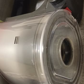 Dyson V8 Cyclone Toz Haznesi Kısa Sürede Deforme Olması Garanti Kapsamında Değişim Talebi
