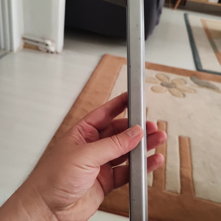 Grundig Buzdolabının Kapı Kolu Kırıldı, Hızlı Ve Ücretsiz Garanti Kapsamında Parça Değişimi Talebi