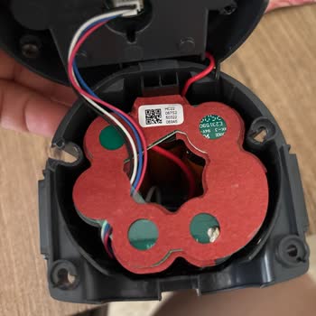 Karaca Vantuz Power Up Dikey Süpürge Bataryası İlk Düşmede İkiye Bölündü, Müşteri Hatası İddiası